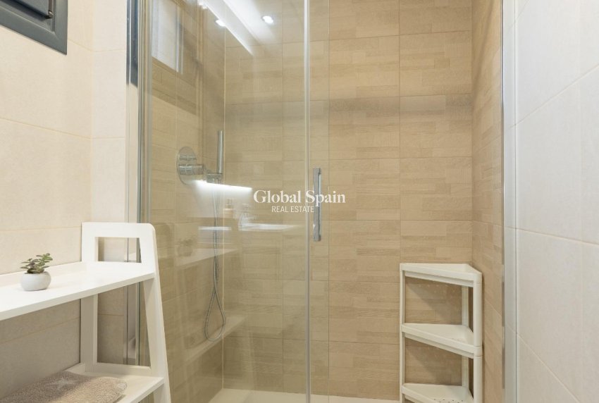 Wiederverkauf - WOHNUNG -
ORIHUELA COSTA - La Zenia