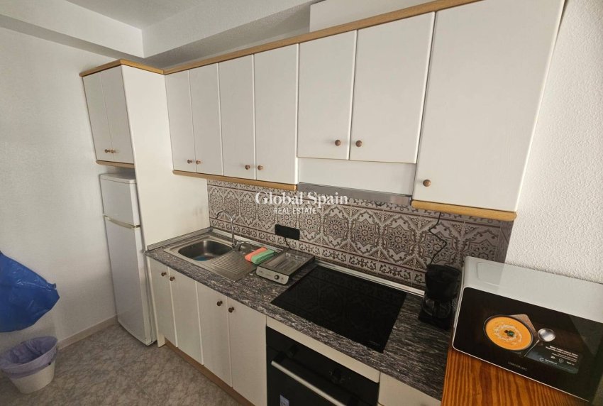 Wiederverkauf - WOHNUNG -
ORIHUELA COSTA - La Zenia