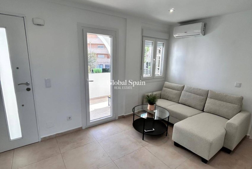 Wiederverkauf - WOHNUNG -
ORIHUELA COSTA - La Zenia