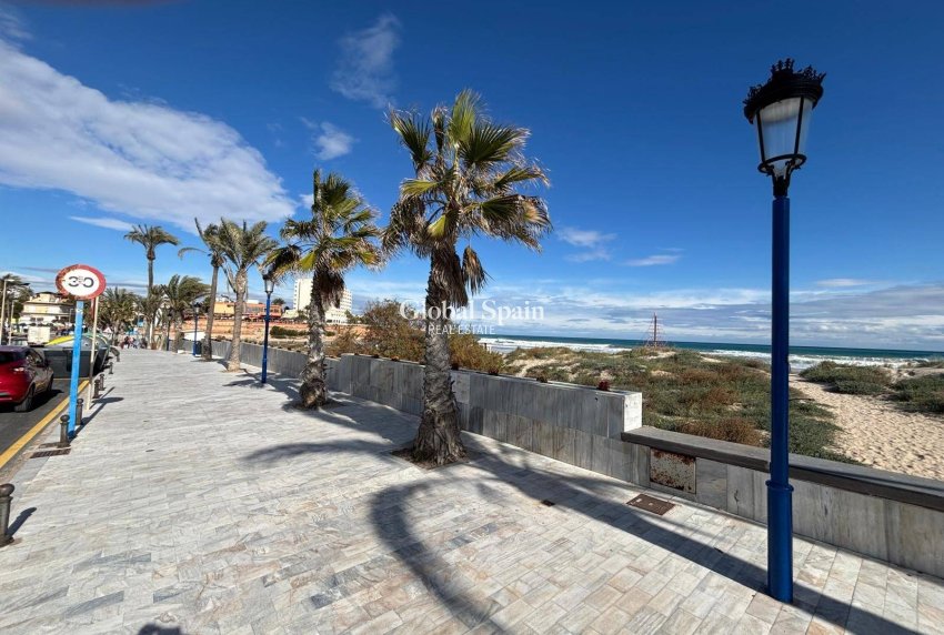 Wiederverkauf - WOHNUNG -
ORIHUELA COSTA - La Zenia