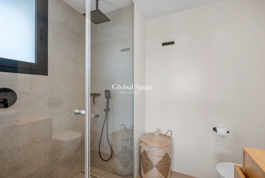 Wiederverkauf - WOHNUNG -
ORIHUELA COSTA - LAS COLINAS GOLF RESORT