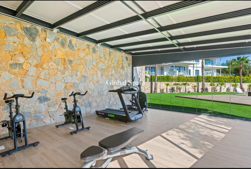 Wiederverkauf - WOHNUNG -
ORIHUELA COSTA - LAS COLINAS GOLF RESORT