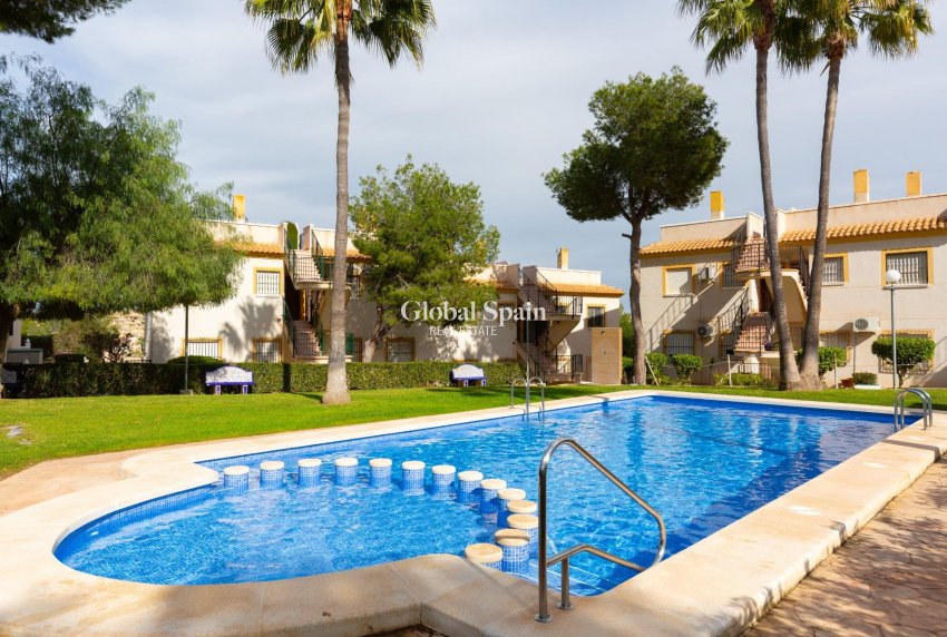 Wiederverkauf - WOHNUNG -
ORIHUELA COSTA - Las Filipinas