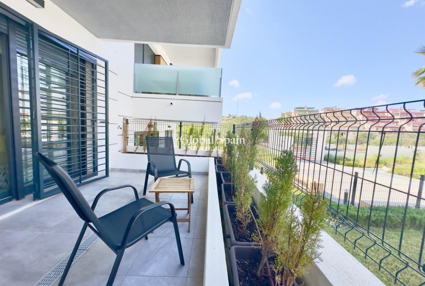 Wiederverkauf - WOHNUNG -
ORIHUELA COSTA - Las Filipinas