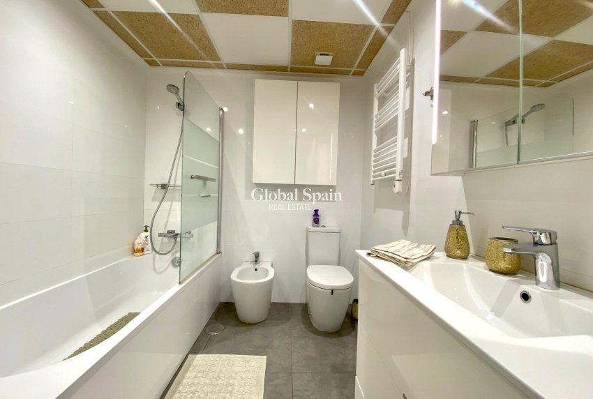 Wiederverkauf - WOHNUNG -
ORIHUELA COSTA - Las Ramblas