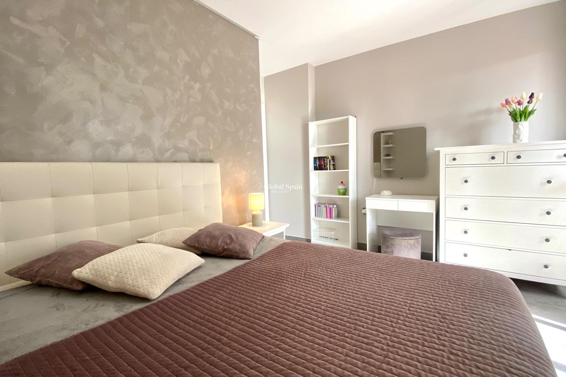 Wiederverkauf - WOHNUNG -
ORIHUELA COSTA - Las Ramblas