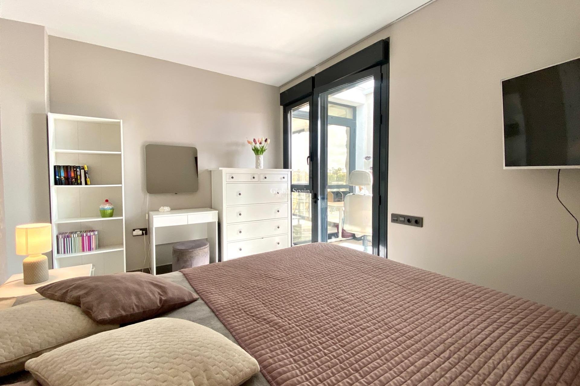 Wiederverkauf - WOHNUNG -
ORIHUELA COSTA - Las Ramblas