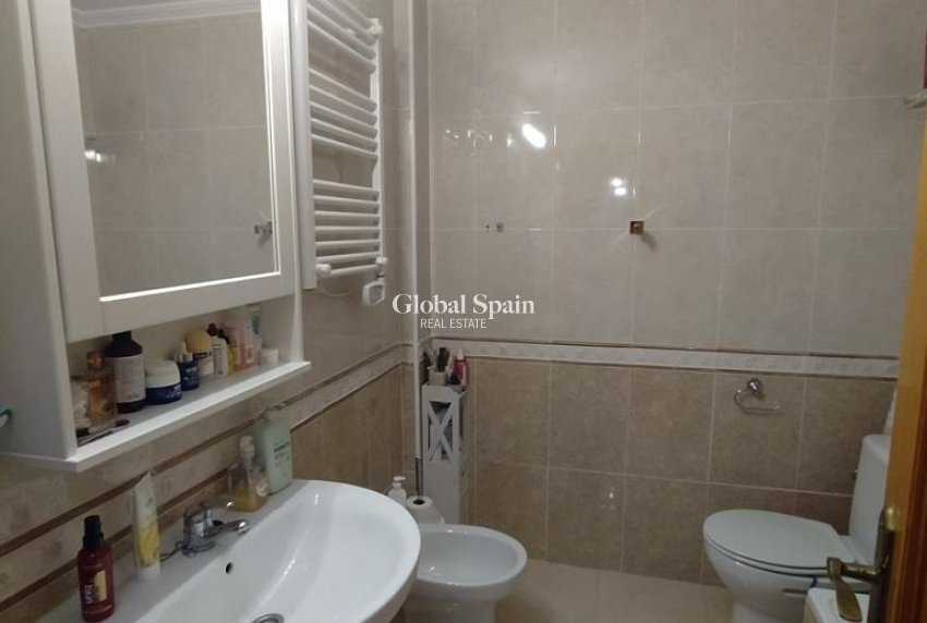 Wiederverkauf - WOHNUNG -
ORIHUELA COSTA - LOMAS CABO ROIG