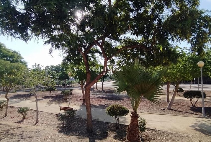 Wiederverkauf - WOHNUNG -
ORIHUELA COSTA - LOMAS CABO ROIG