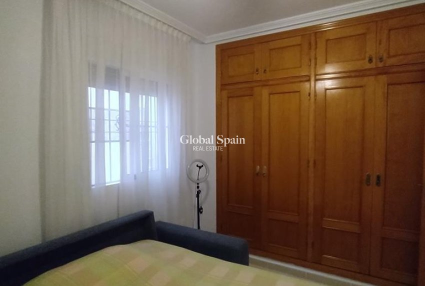Wiederverkauf - WOHNUNG -
ORIHUELA COSTA - LOMAS CABO ROIG