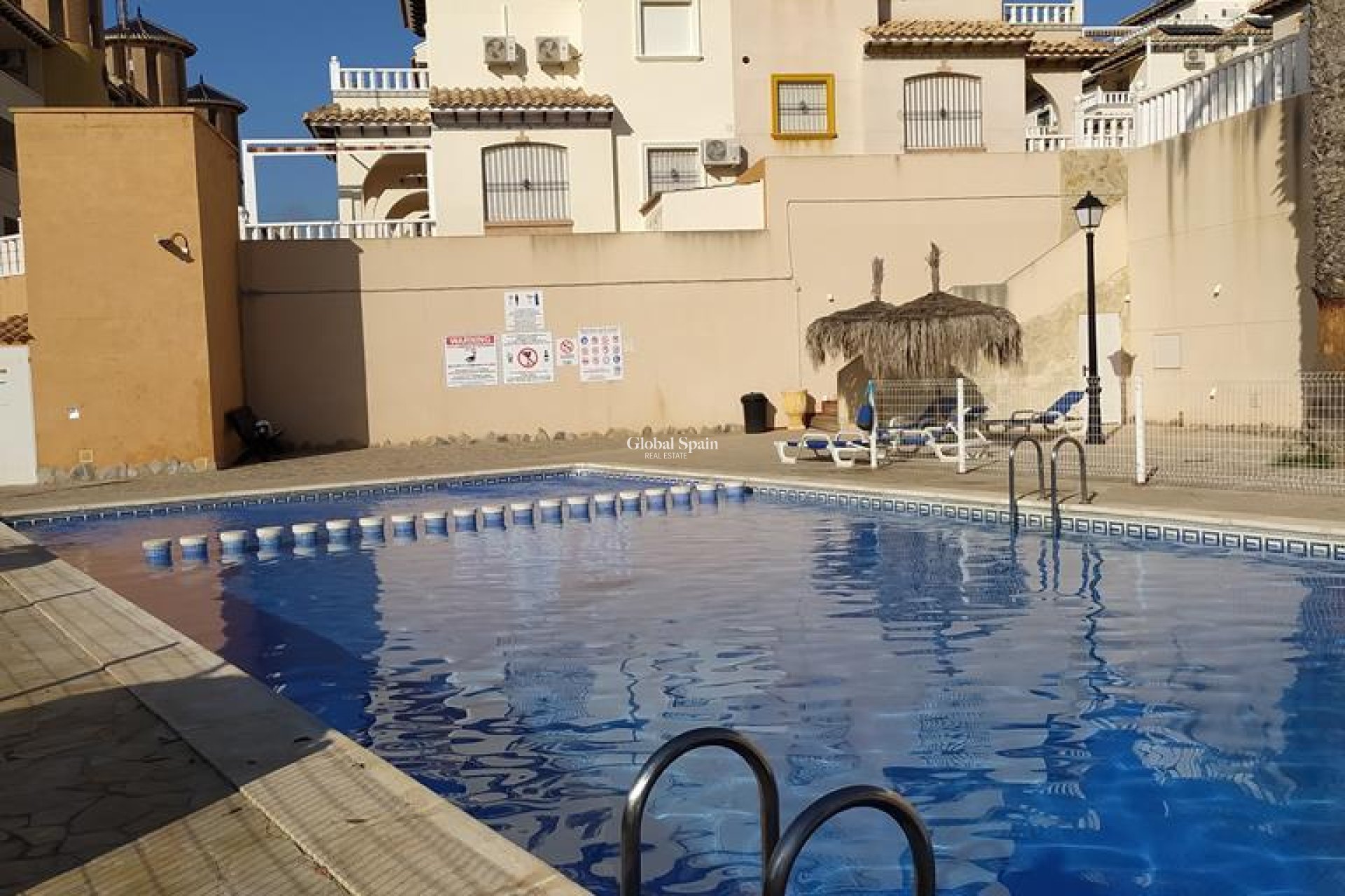 Wiederverkauf - WOHNUNG -
ORIHUELA COSTA - LOMAS CABO ROIG