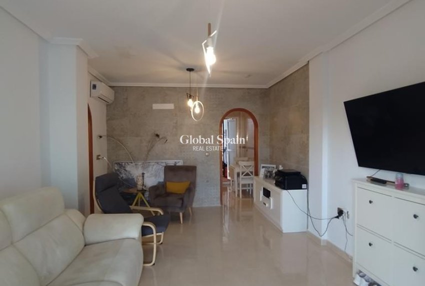 Wiederverkauf - WOHNUNG -
ORIHUELA COSTA - LOMAS CABO ROIG