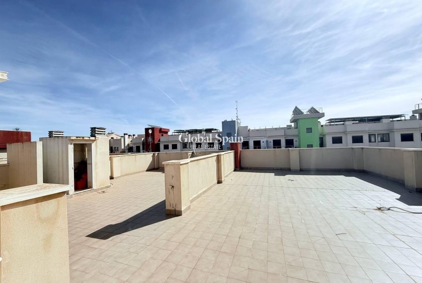 Wiederverkauf - WOHNUNG -
ORIHUELA COSTA - Lomas de Cabo Roig