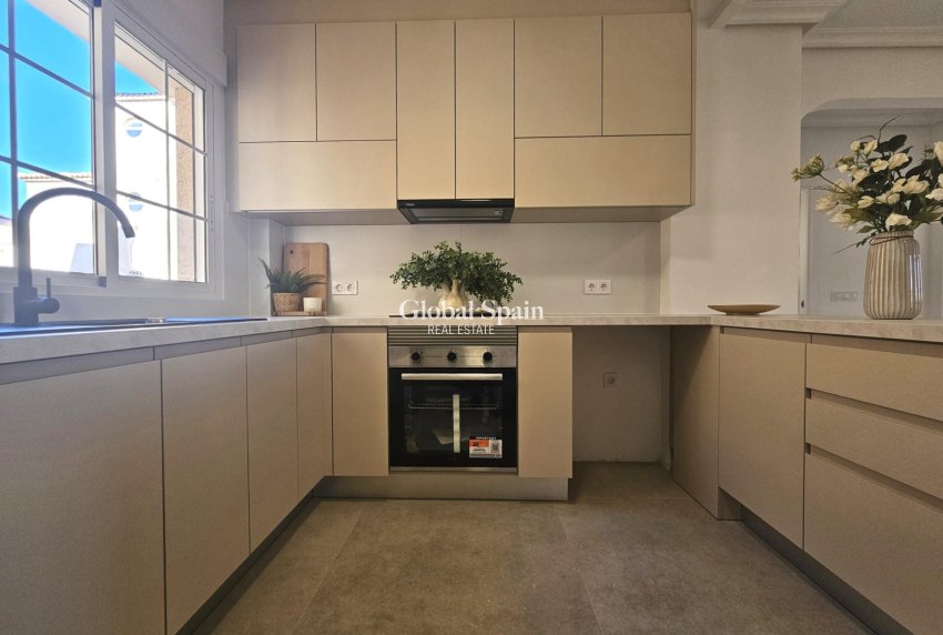 Wiederverkauf - WOHNUNG -
ORIHUELA COSTA - Lomas de Cabo Roig