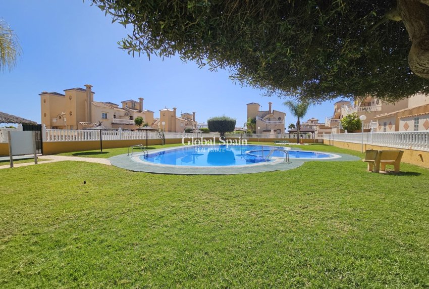 Wiederverkauf - WOHNUNG -
ORIHUELA COSTA - Lomas de Cabo Roig
