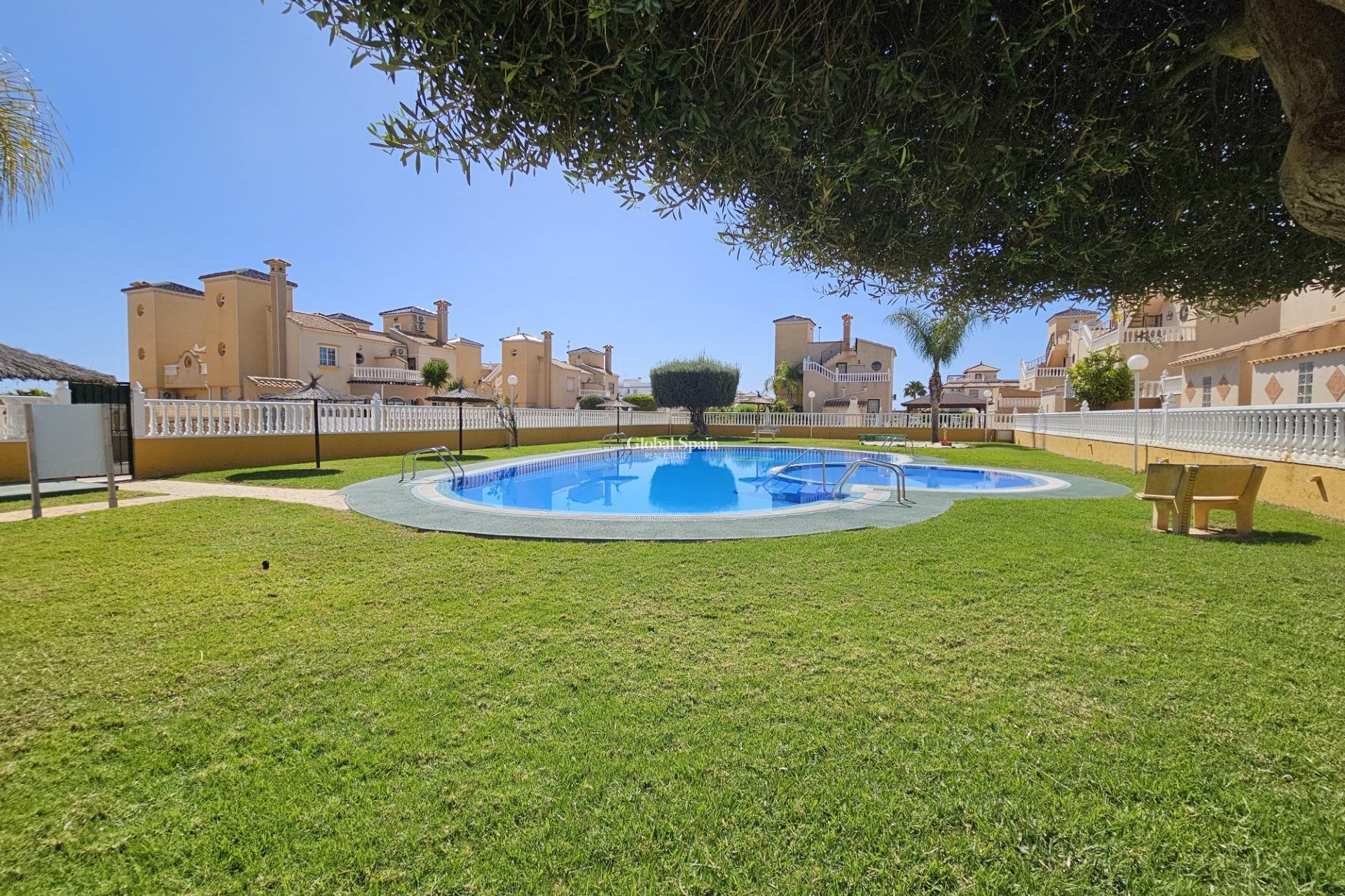 Wiederverkauf - WOHNUNG -
ORIHUELA COSTA - Lomas de Cabo Roig