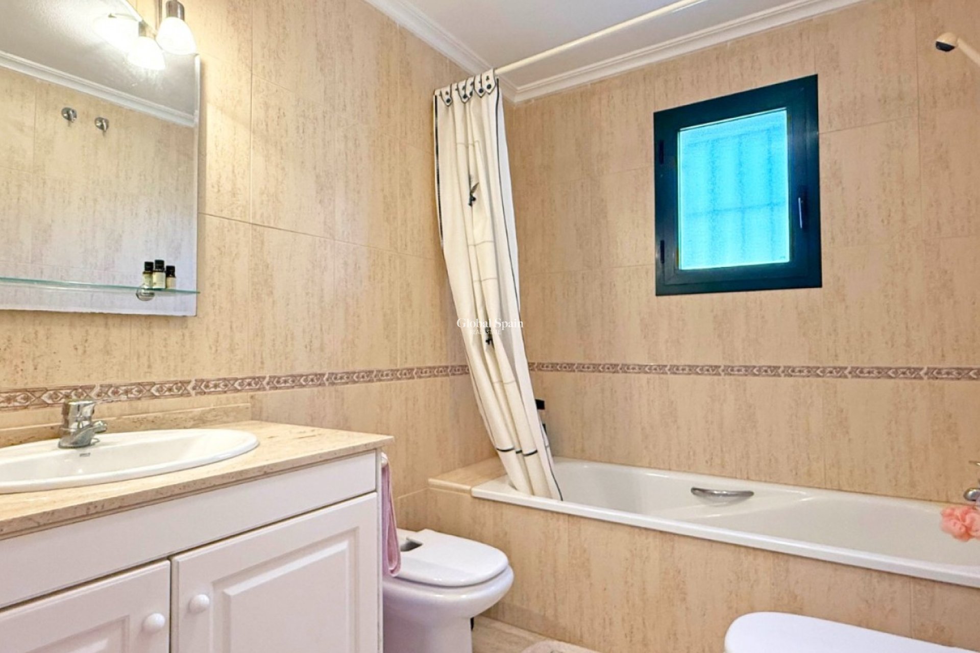 Wiederverkauf - Wohnung -
ORIHUELA COSTA - Lomas de Campoamor