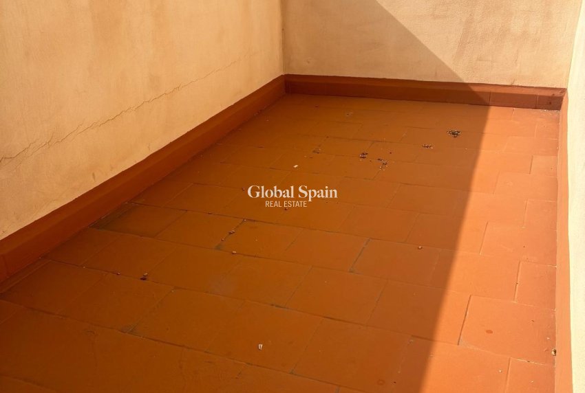 Wiederverkauf - WOHNUNG -
ORIHUELA COSTA - Los Almendros-la Florida