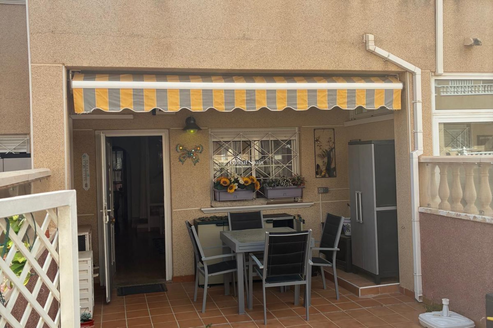 Wiederverkauf - WOHNUNG -
ORIHUELA COSTA - Los Almendros-la Florida