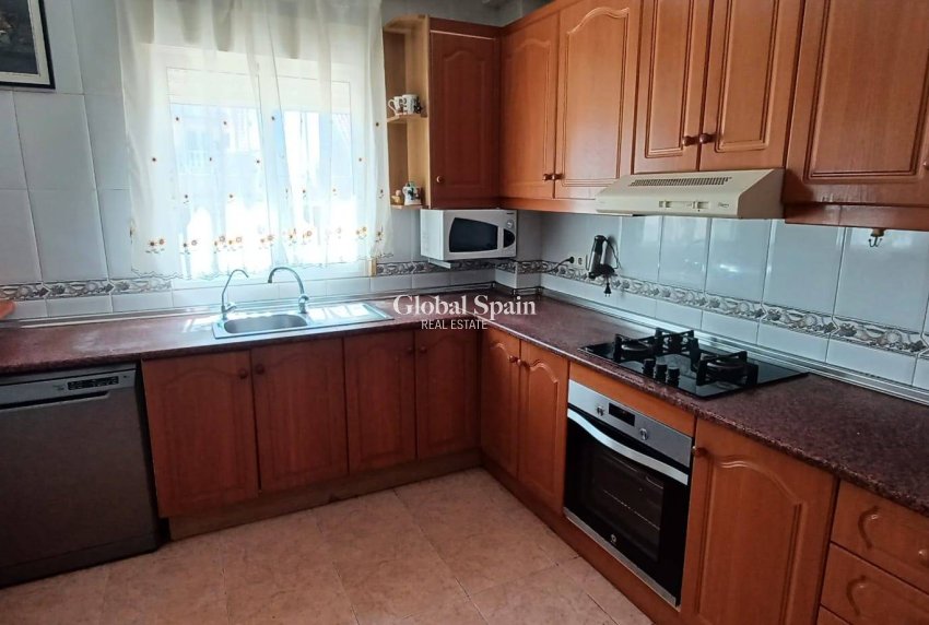 Wiederverkauf - WOHNUNG -
ORIHUELA COSTA - Los Almendros-la Florida