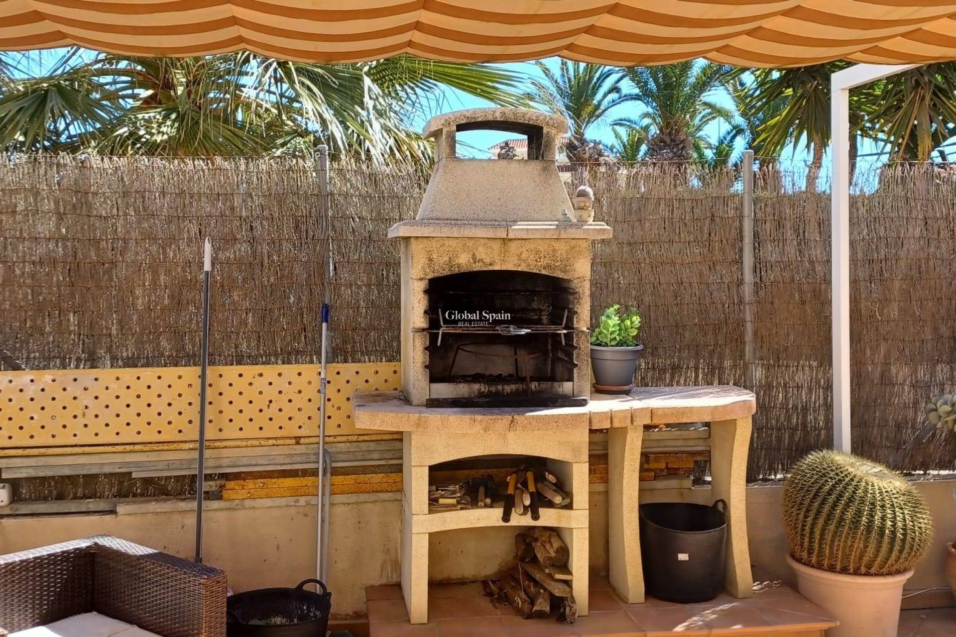 Wiederverkauf - WOHNUNG -
ORIHUELA COSTA - Los Almendros-la Florida