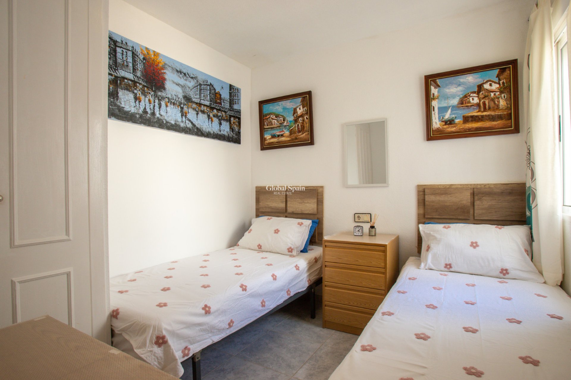 Wiederverkauf - WOHNUNG -
ORIHUELA COSTA - Los Almendros-la Florida