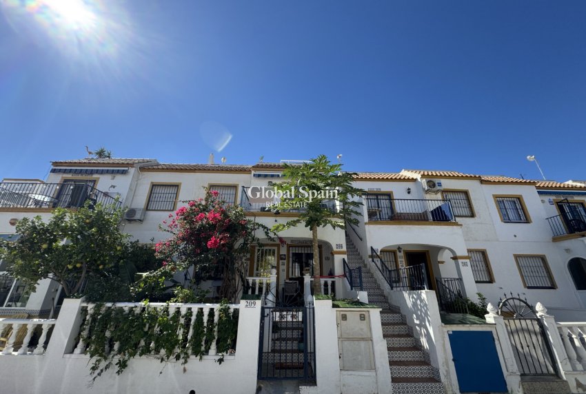 Wiederverkauf - WOHNUNG -
ORIHUELA COSTA - Los Almendros-la Florida