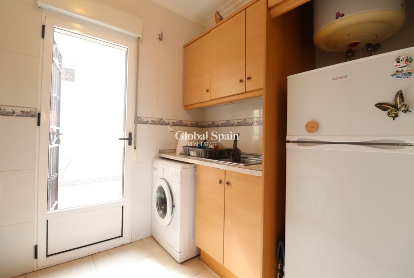 Wiederverkauf - WOHNUNG -
ORIHUELA COSTA - Los Altos