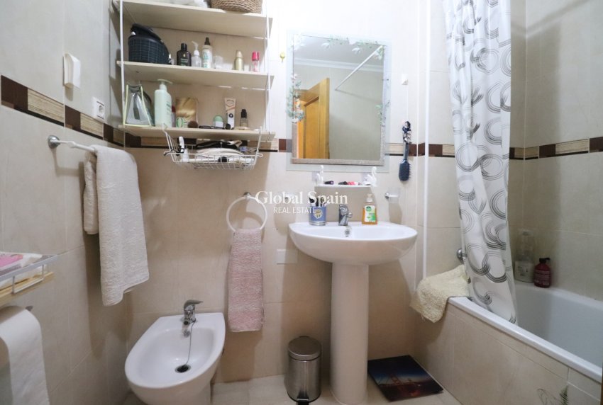 Wiederverkauf - WOHNUNG -
ORIHUELA COSTA - Los Altos
