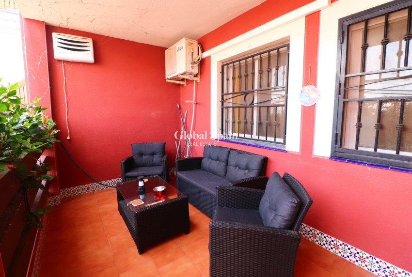Wiederverkauf - WOHNUNG -
ORIHUELA COSTA - Los Altos