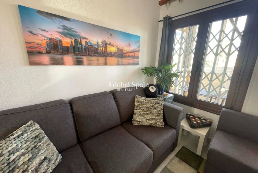 Wiederverkauf - WOHNUNG -
ORIHUELA COSTA - LOS BALCONES - LOS ALTOS