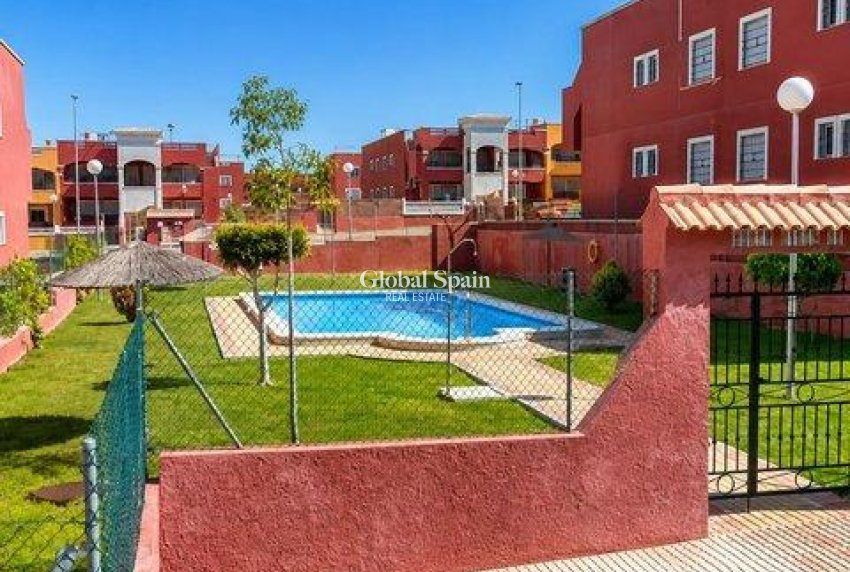 Wiederverkauf - WOHNUNG -
ORIHUELA COSTA - LOS BALCONES - LOS ALTOS