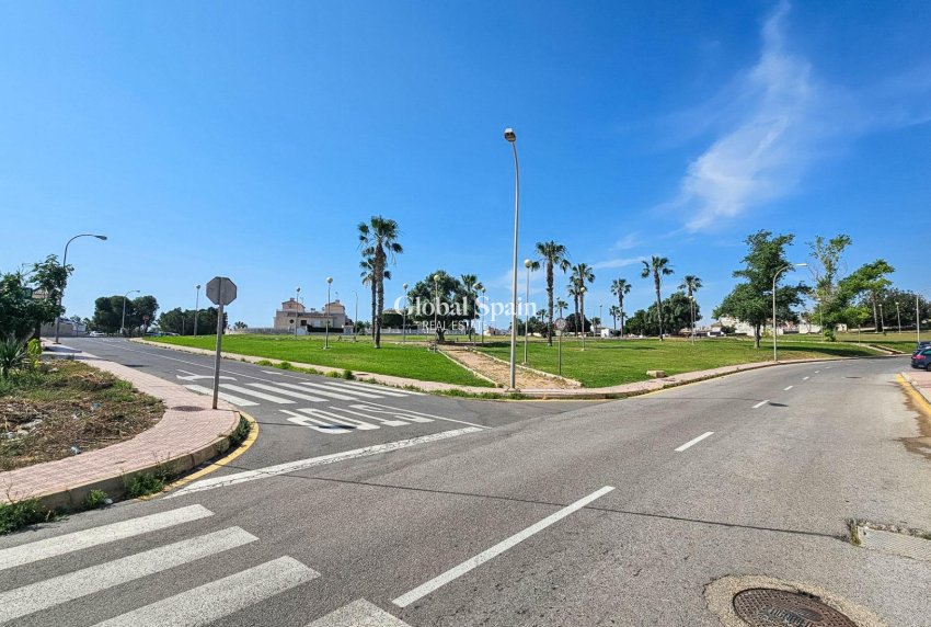 Wiederverkauf - WOHNUNG -
ORIHUELA COSTA - LOS BALCONES - LOS ALTOS