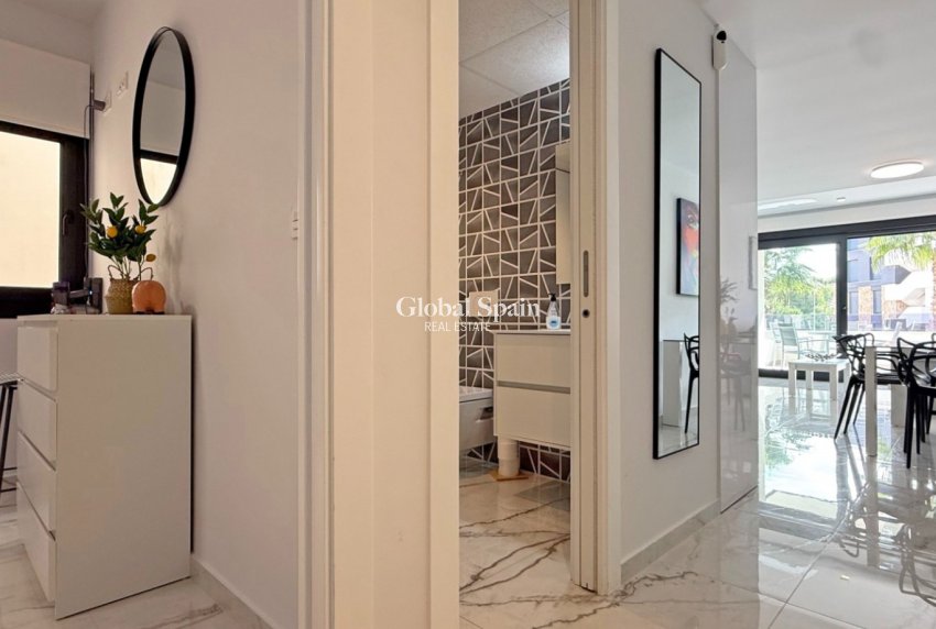 Wiederverkauf - Wohnung -
ORIHUELA COSTA - LOS BALCONES - LOS ALTOS