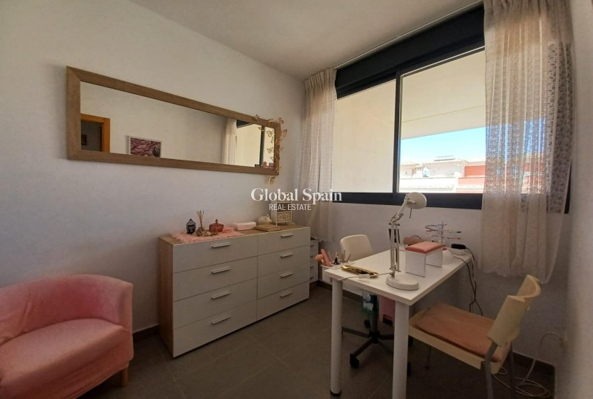 Wiederverkauf - WOHNUNG -
ORIHUELA COSTA - Los Dolses