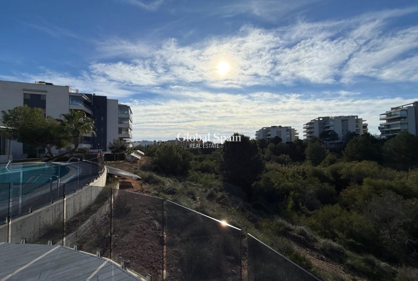 Wiederverkauf - WOHNUNG -
ORIHUELA COSTA - Los Dolses