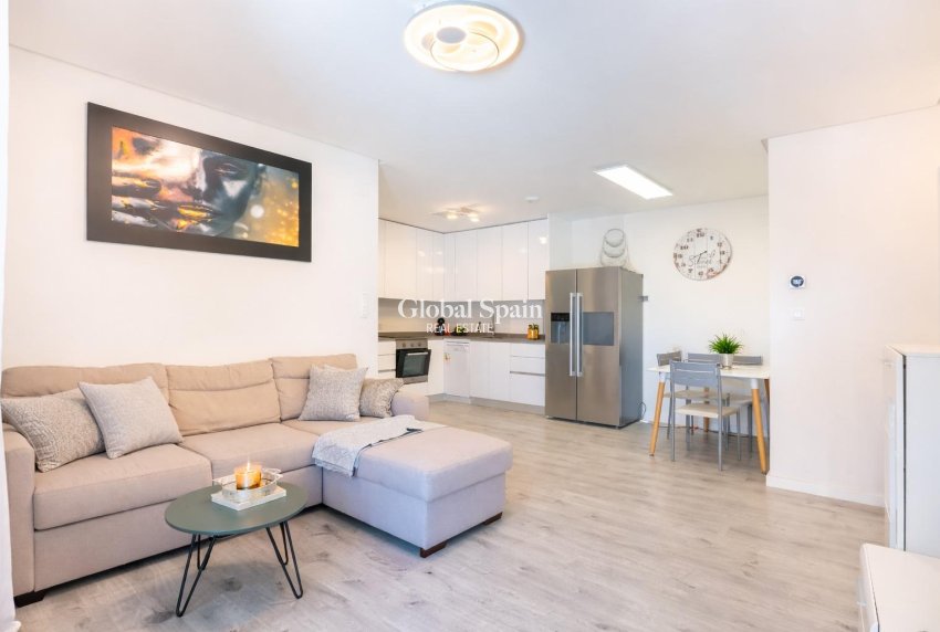 Wiederverkauf - WOHNUNG -
ORIHUELA COSTA - Los Dolses