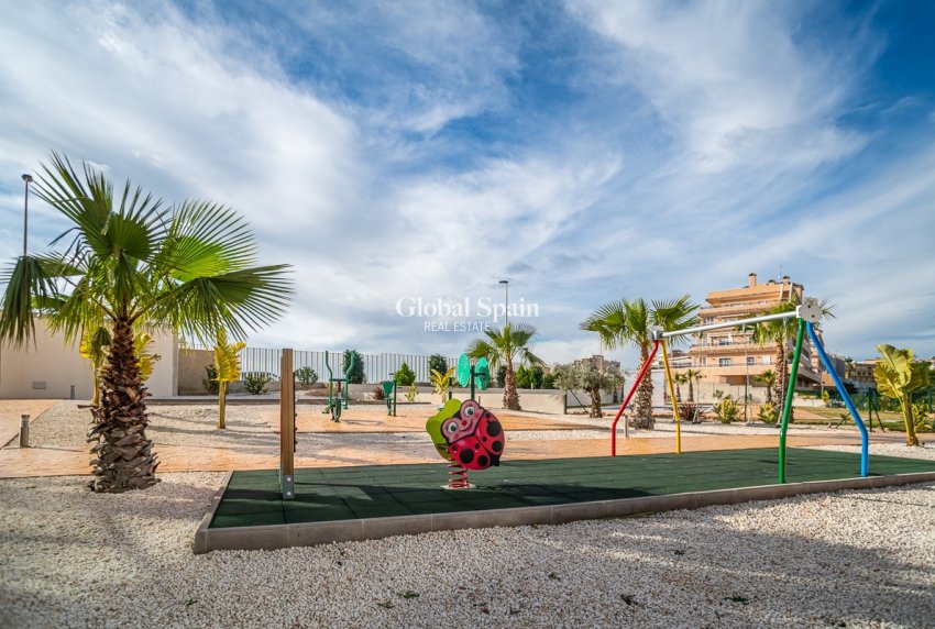 Wiederverkauf - WOHNUNG -
ORIHUELA COSTA - Los Dolses