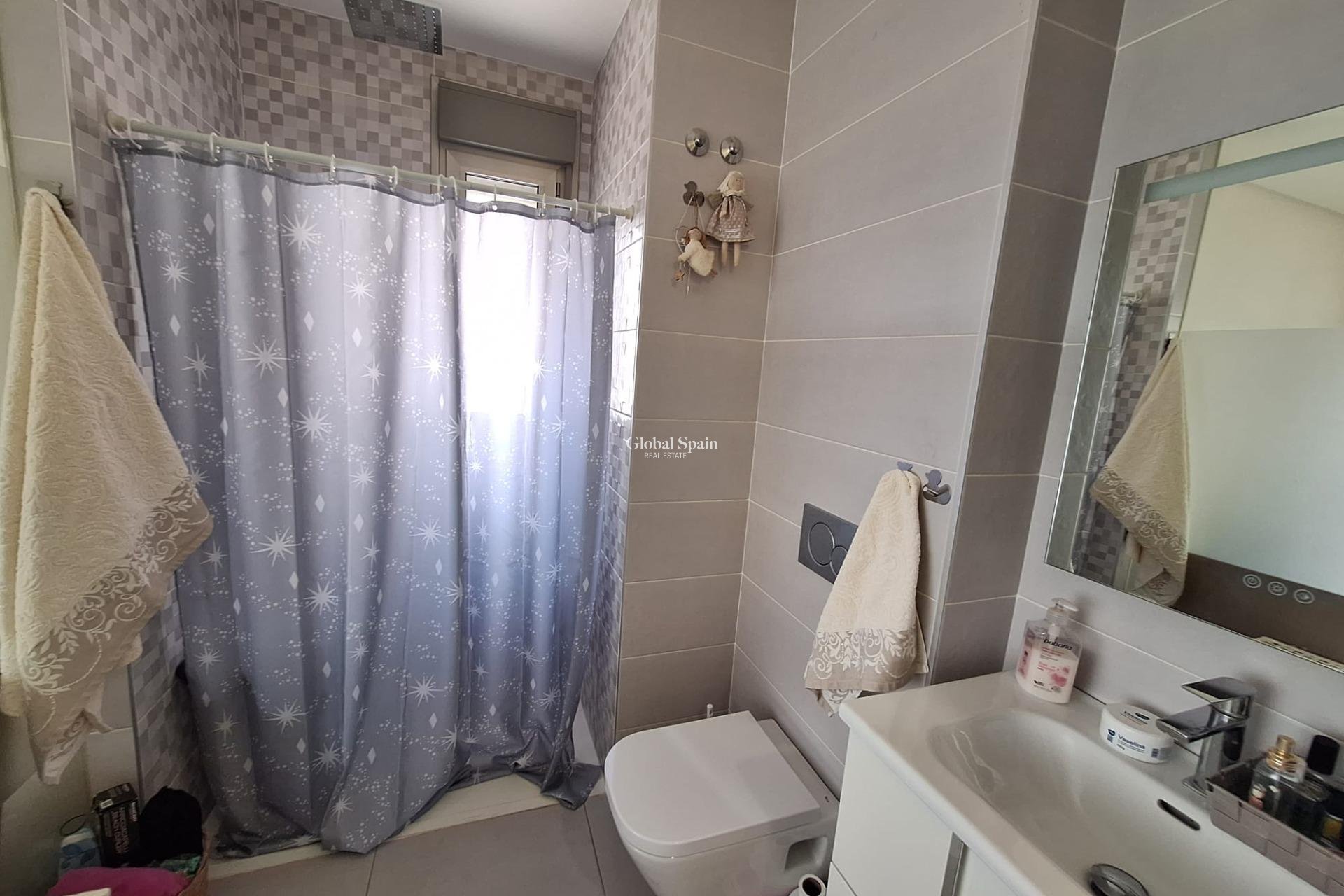 Wiederverkauf - WOHNUNG -
ORIHUELA COSTA - Los Dolses