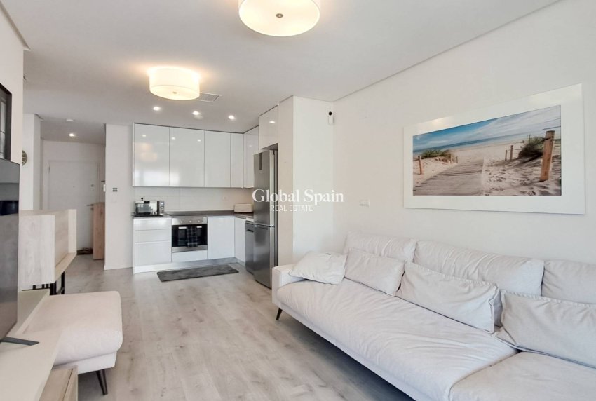 Wiederverkauf - WOHNUNG -
ORIHUELA COSTA - Los Dolses