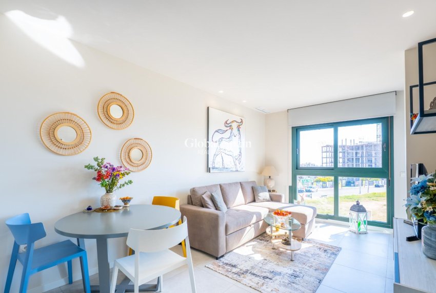 Wiederverkauf - WOHNUNG -
ORIHUELA COSTA - MIL PALMERAS 