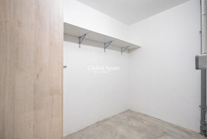 Wiederverkauf - WOHNUNG -
ORIHUELA COSTA - MIL PALMERAS 