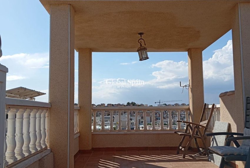 Wiederverkauf - WOHNUNG -
ORIHUELA COSTA - Pau 26