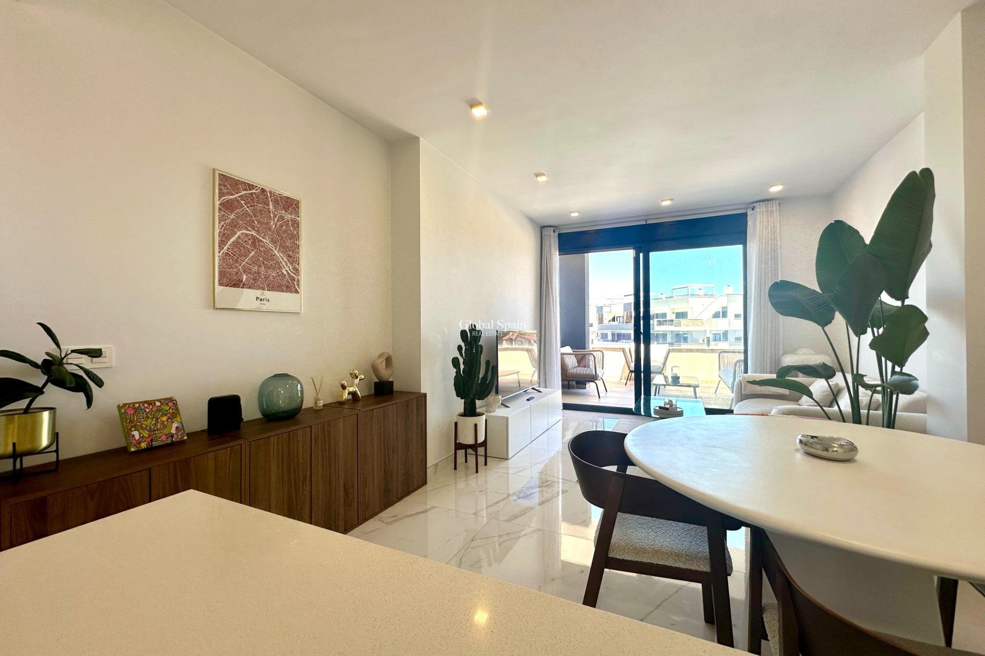 Wiederverkauf - WOHNUNG -
ORIHUELA COSTA - Pau 8