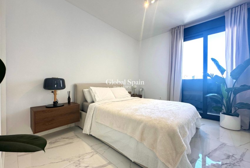 Wiederverkauf - WOHNUNG -
ORIHUELA COSTA - Pau 8