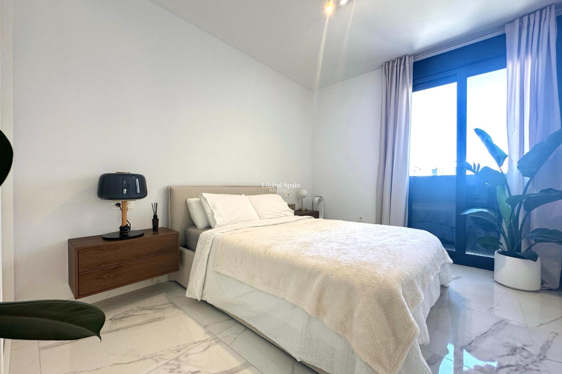Wiederverkauf - WOHNUNG -
ORIHUELA COSTA - Pau 8