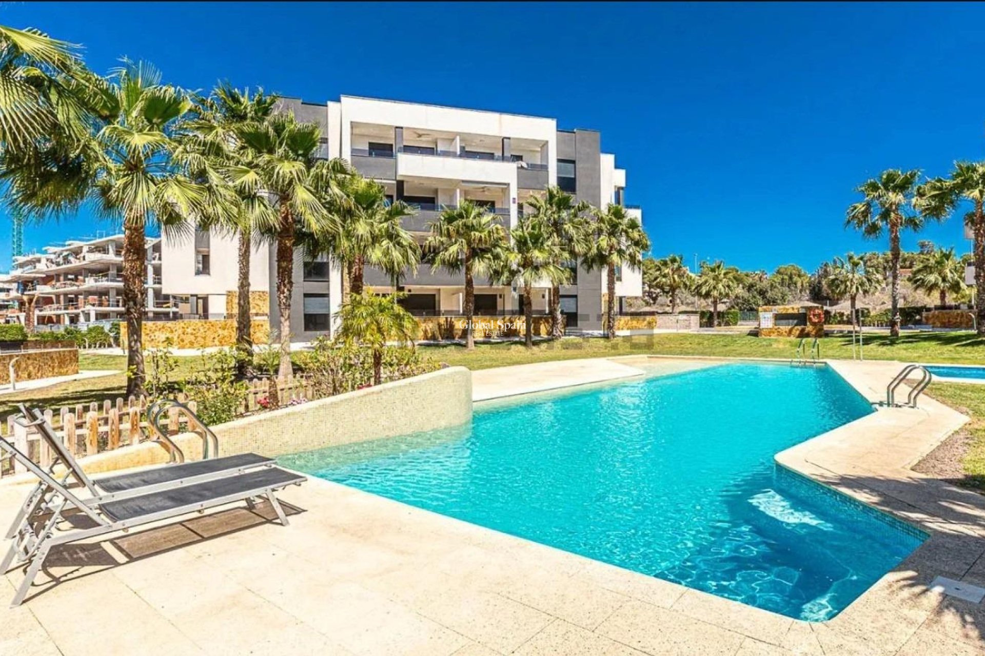 Wiederverkauf - WOHNUNG -
ORIHUELA COSTA - Pau 8