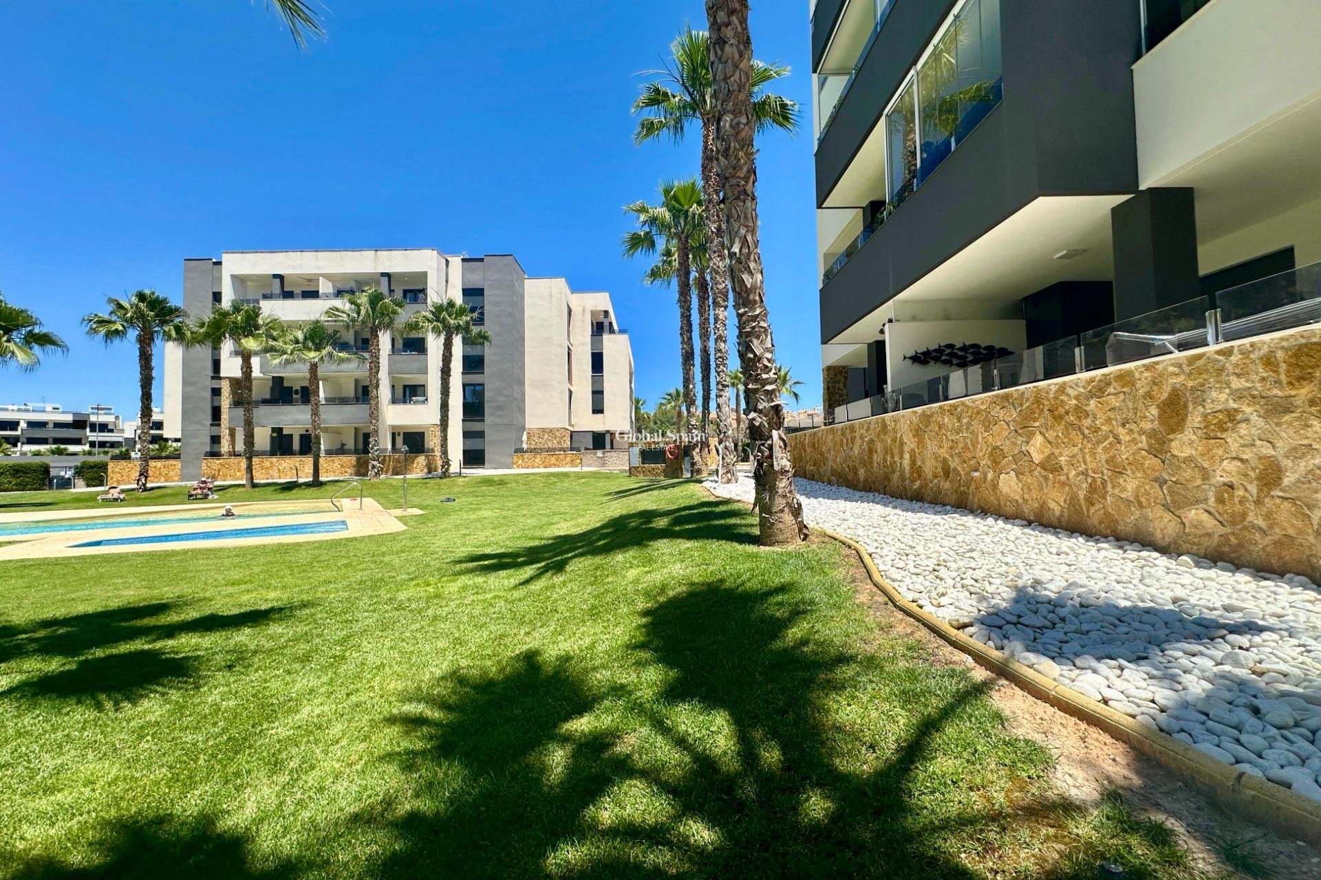 Wiederverkauf - WOHNUNG -
ORIHUELA COSTA - Pau 8