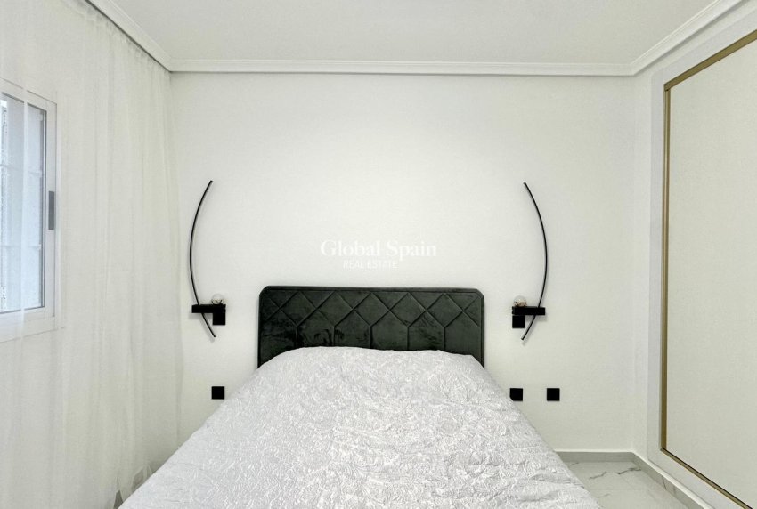 Wiederverkauf - WOHNUNG -
ORIHUELA COSTA - Playa Flamenca Norte