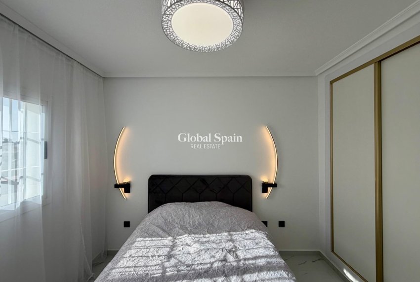 Wiederverkauf - WOHNUNG -
ORIHUELA COSTA - Playa Flamenca Norte